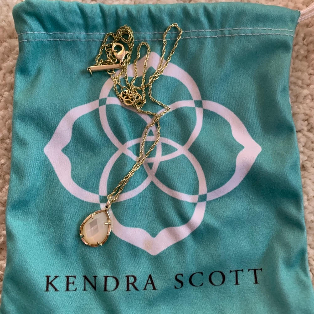 Kendra Scott Kirk Necklace White Pearl on Gold